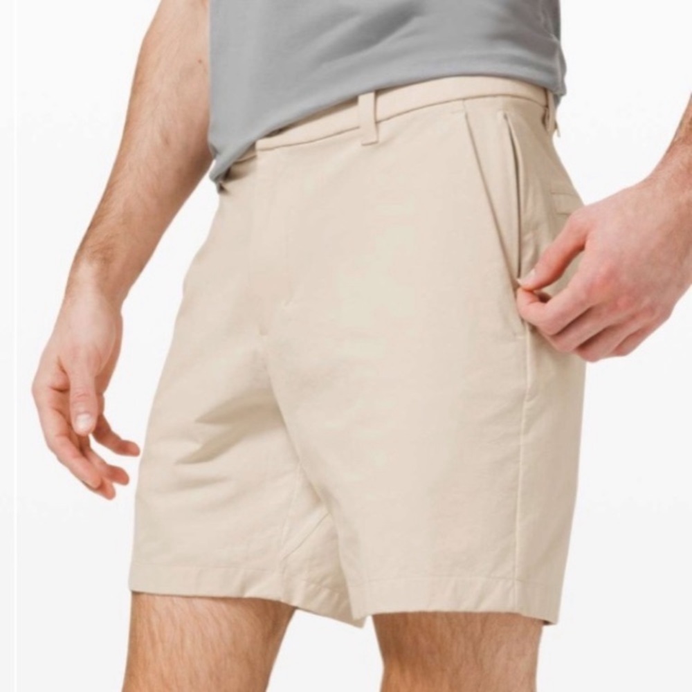Lululemon Commission Short Classic 7”
Tan Size 33 Casual
